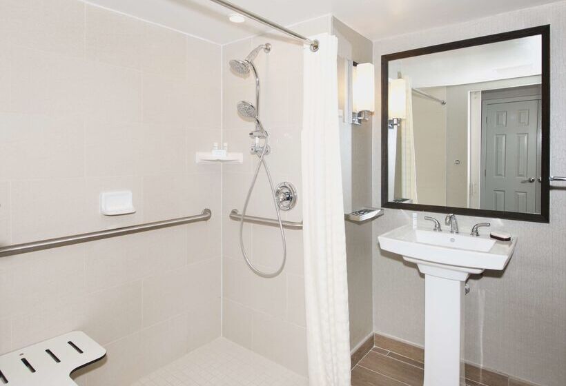 فندق Embassy Suites By Hilton Portland Tigard