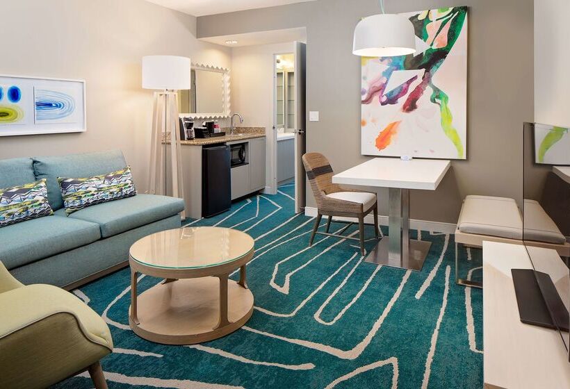 هتل Embassy Suites By Hilton San Diego Bay Downtown