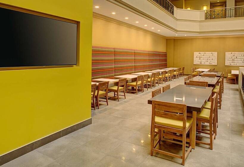 هتل Embassy Suites By Hilton San Diego Bay Downtown