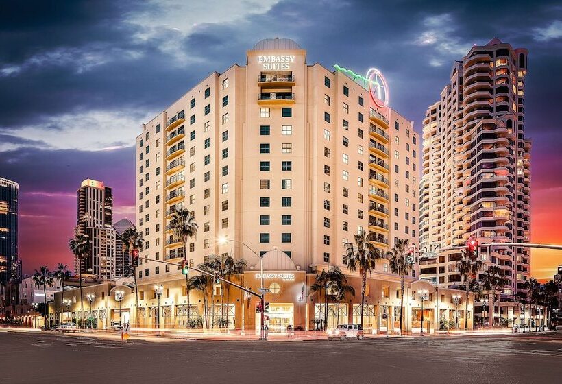 هتل Embassy Suites By Hilton San Diego Bay Downtown