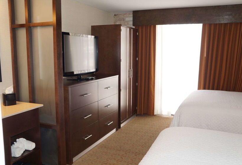 هتل Embassy Suites Corpus Christi