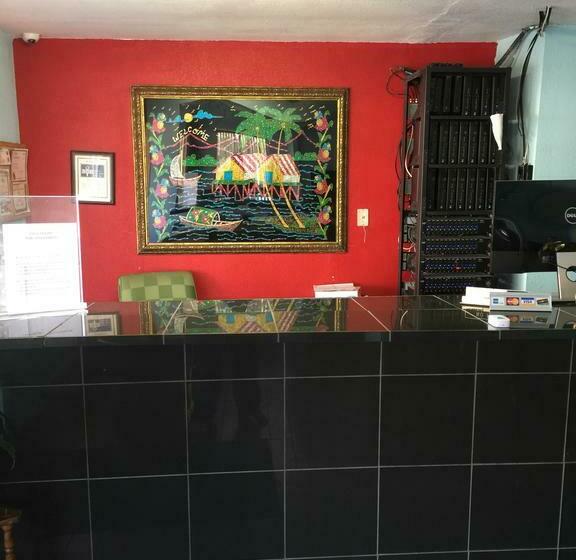 فندق Executive Inn Marianna