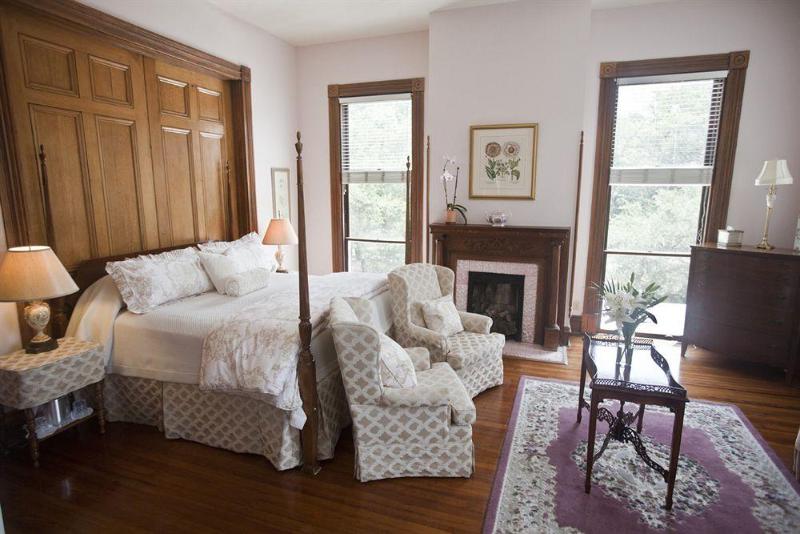 هتل Forsyth Park Inn