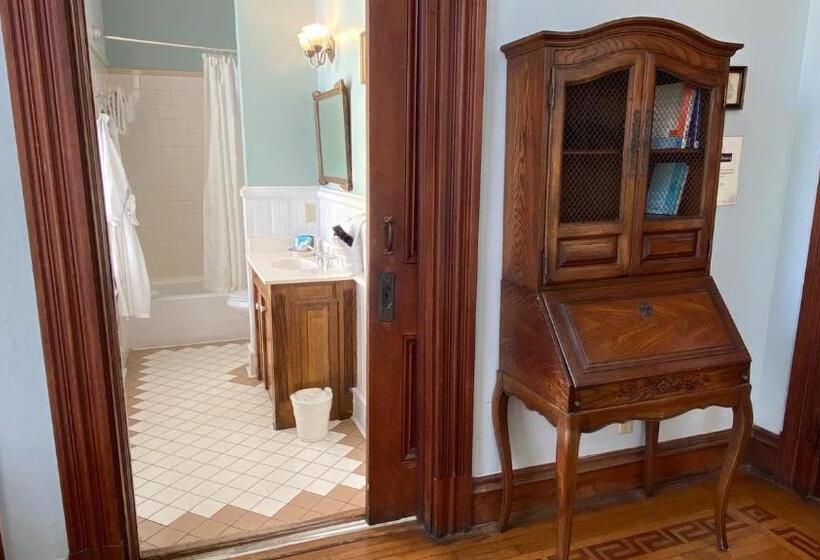 هتل Forsyth Park Inn