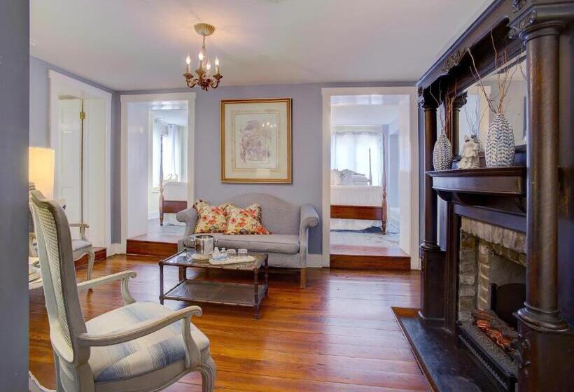 هتل Forsyth Park Inn