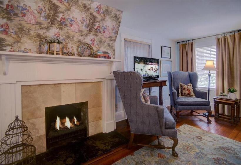 هتل Forsyth Park Inn