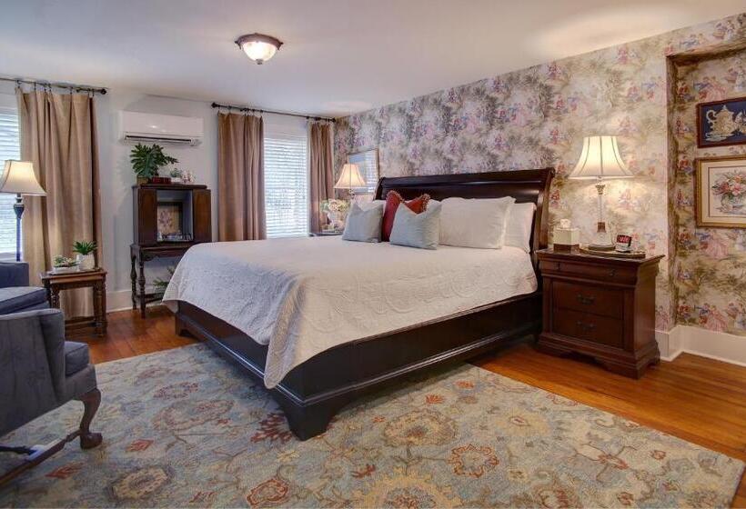 هتل Forsyth Park Inn