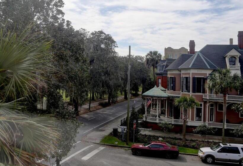 هتل Forsyth Park Inn