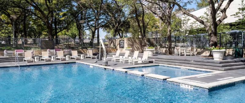 هتل Hilton Dallas Lincoln Centre