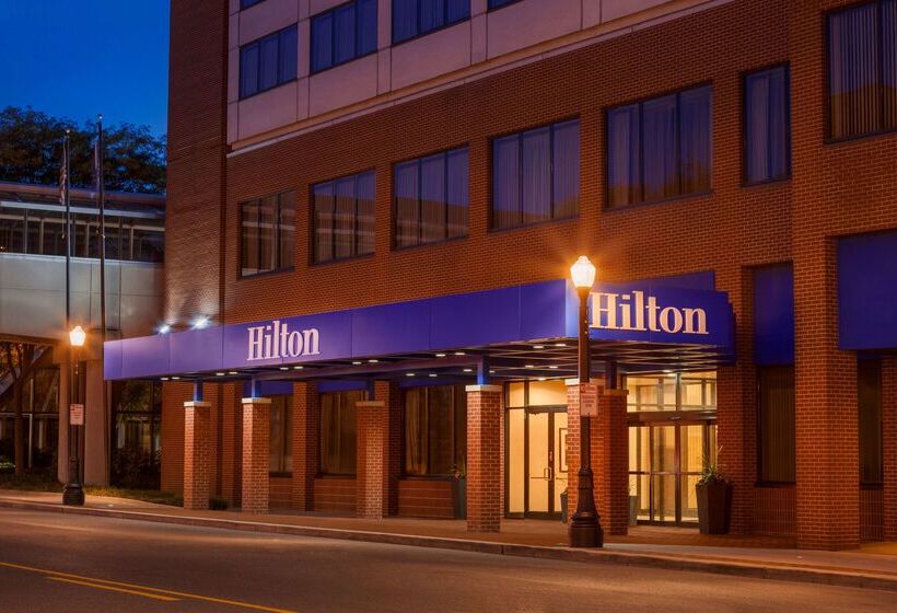 בית מלון כפרי Hilton Fort Wayne At The Grand Wayne Convention Center