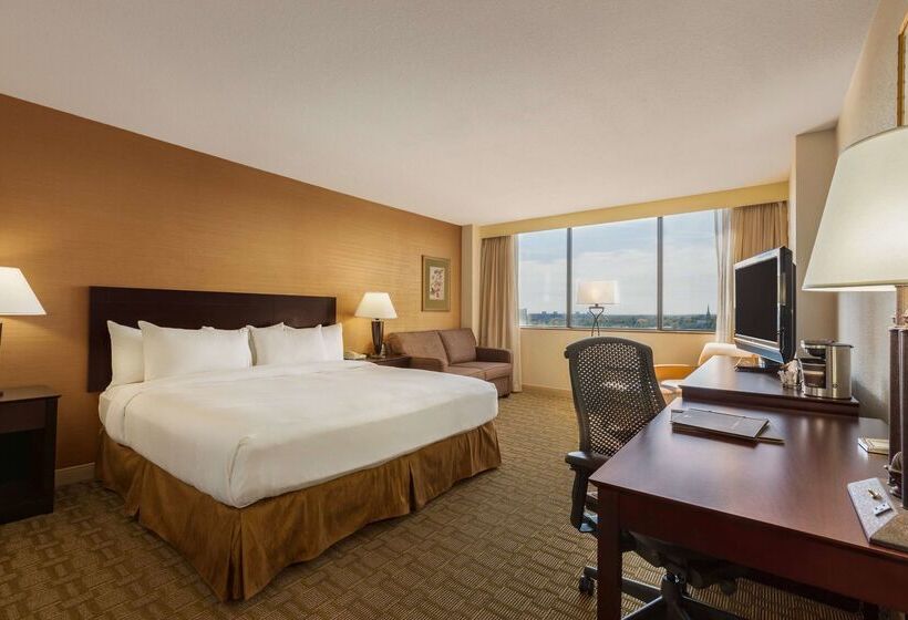 בית מלון כפרי Hilton Fort Wayne At The Grand Wayne Convention Center