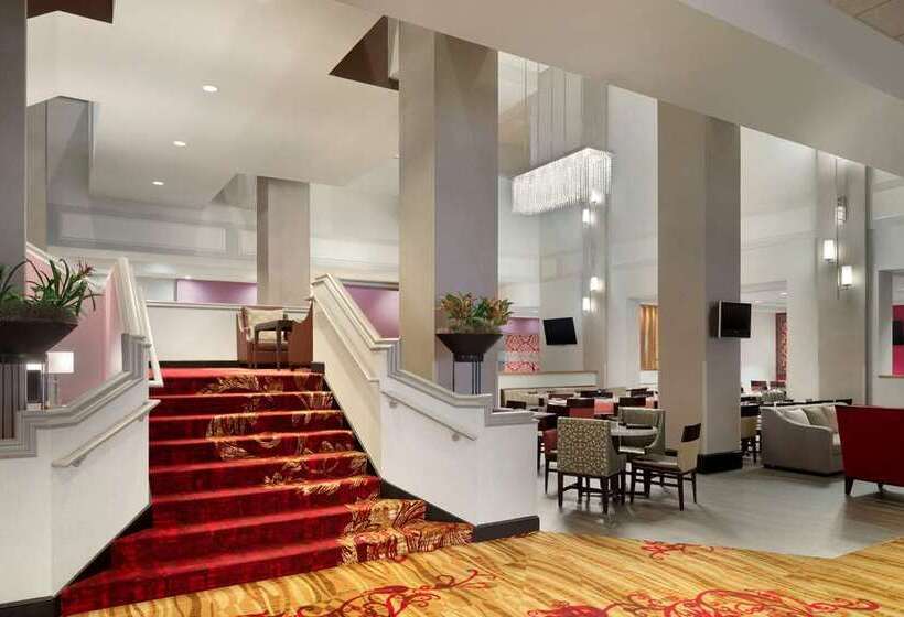 בית מלון כפרי Hilton Fort Wayne At The Grand Wayne Convention Center