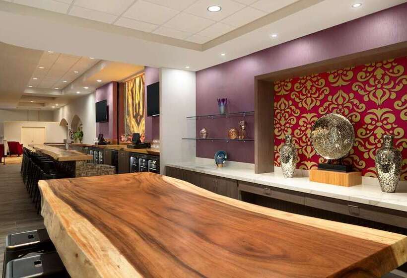 בית מלון כפרי Hilton Fort Wayne At The Grand Wayne Convention Center