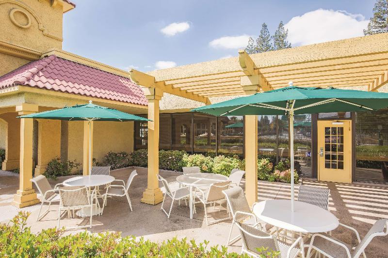 فندق Howard Johnson By Wyndham Sacramento Downtown