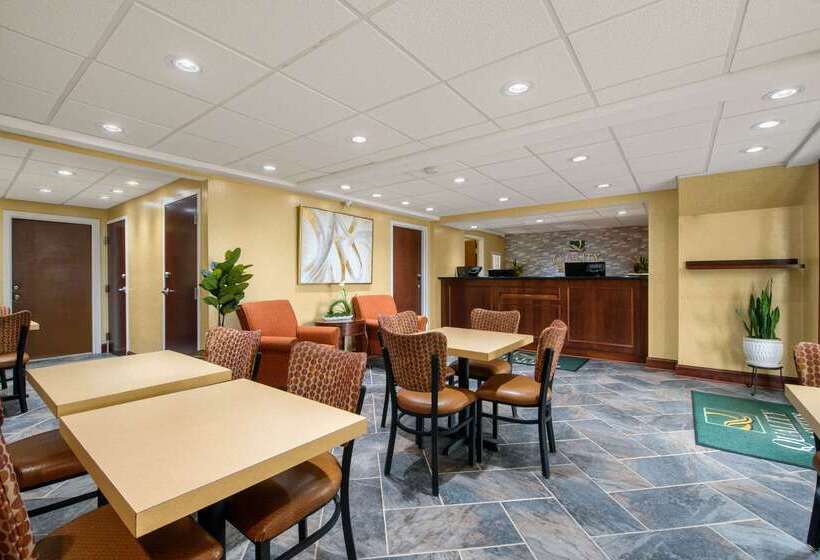 هتل Hibiscus Inn & Suites