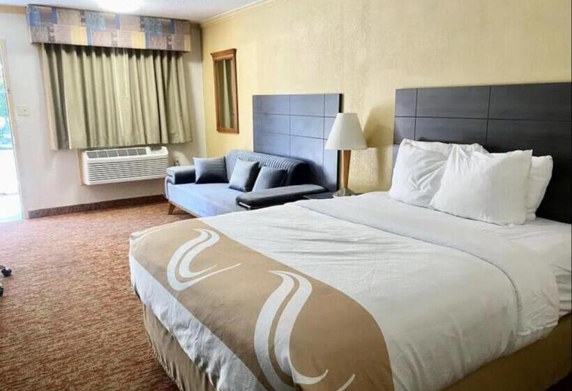 هتل Hibiscus Inn & Suites