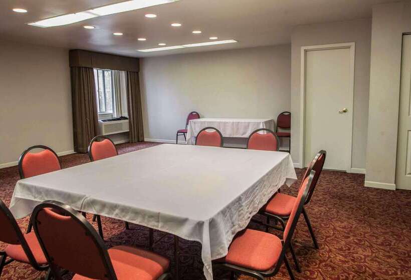 Отель Quality Inn & Suites St Charles West Chicago