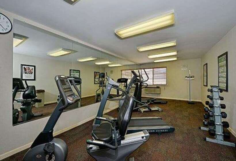 Отель Quality Inn & Suites St Charles West Chicago