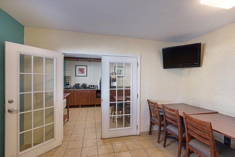 בית מלון כפרי Rodeway Inn Austin