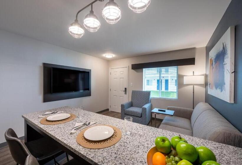 هتل Stayapt Suites Alexandriafort Belvoir