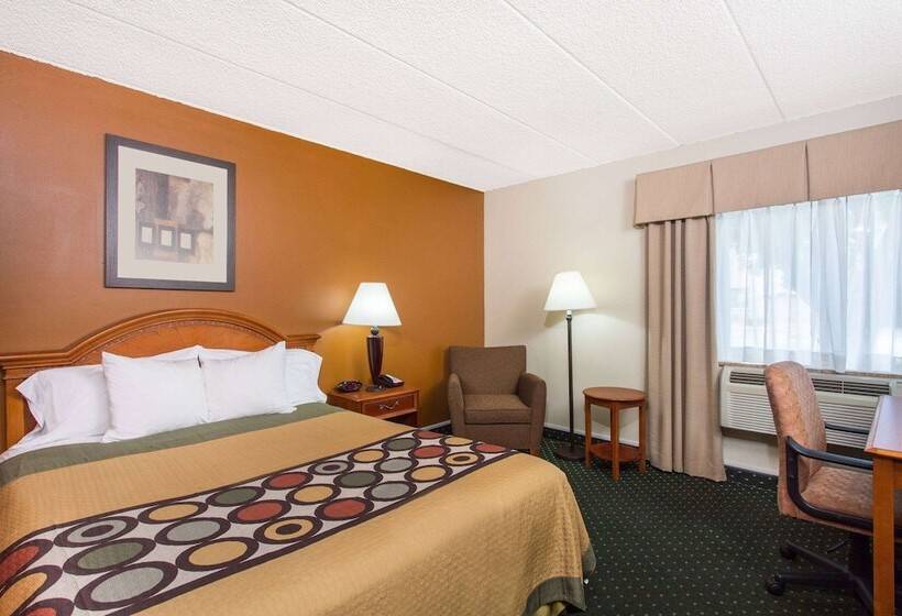 فندق Super 8 By Wyndham Beloit