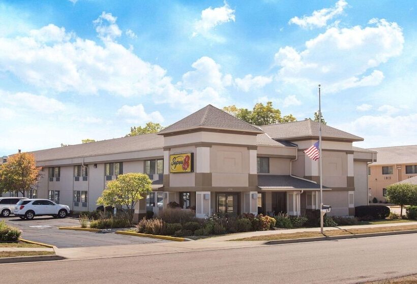 فندق Super 8 By Wyndham Beloit