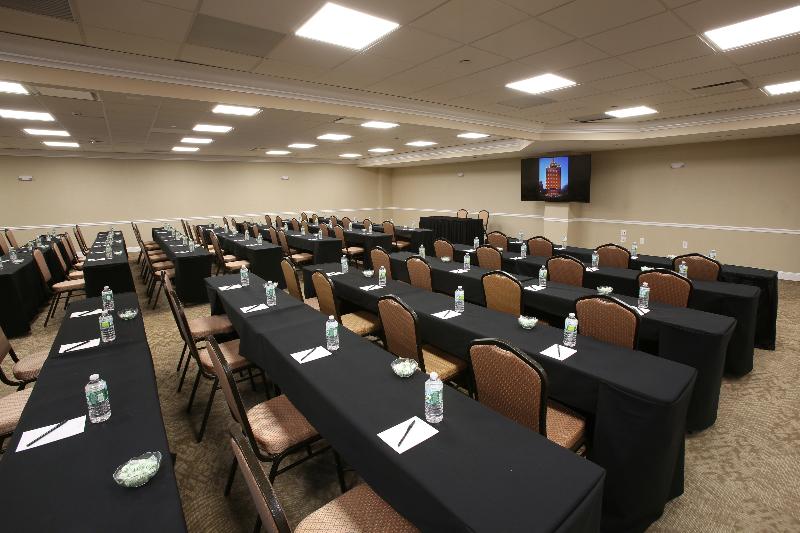 ホテル The Claridge