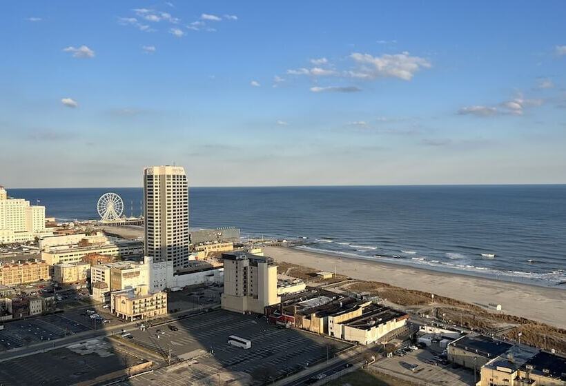 ホテル The Claridge