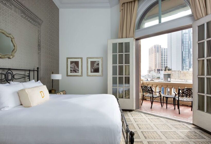 هتل The Driskill