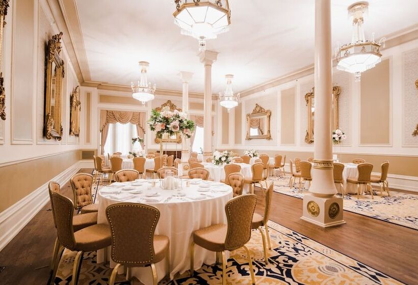 هتل The Driskill