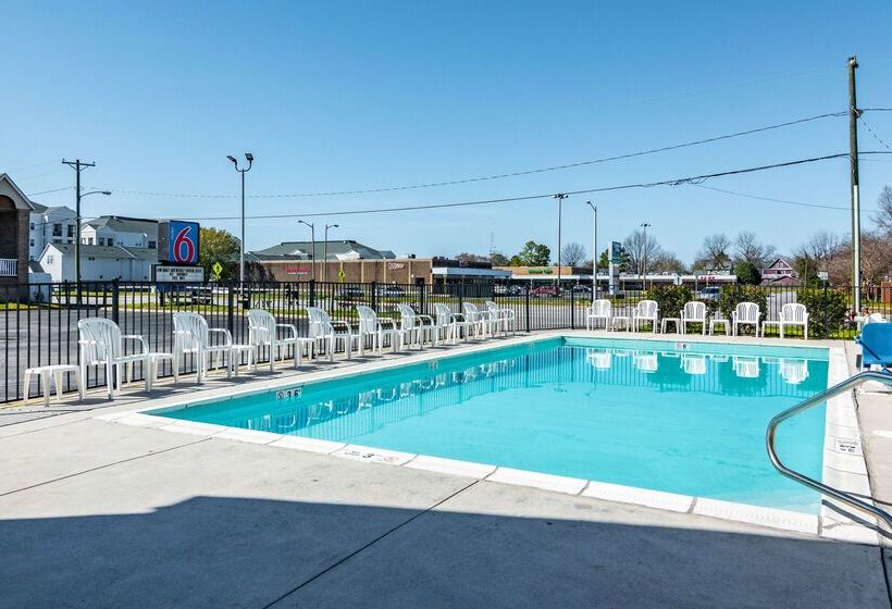 Motel 6 Portsmouth, Va