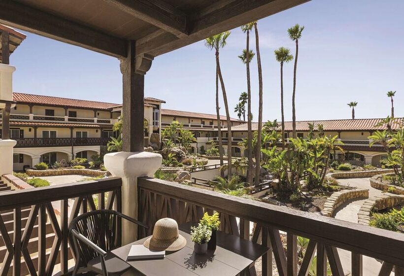 استراحتگاه Zachari Dunes On Mandalay Beach, Curio Collection By Hilton