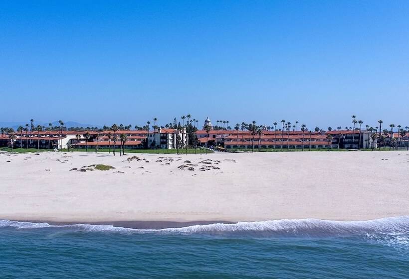 استراحتگاه Zachari Dunes On Mandalay Beach, Curio Collection By Hilton