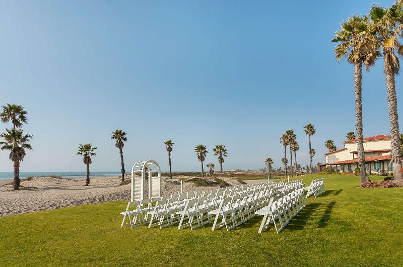 استراحتگاه Zachari Dunes On Mandalay Beach, Curio Collection By Hilton