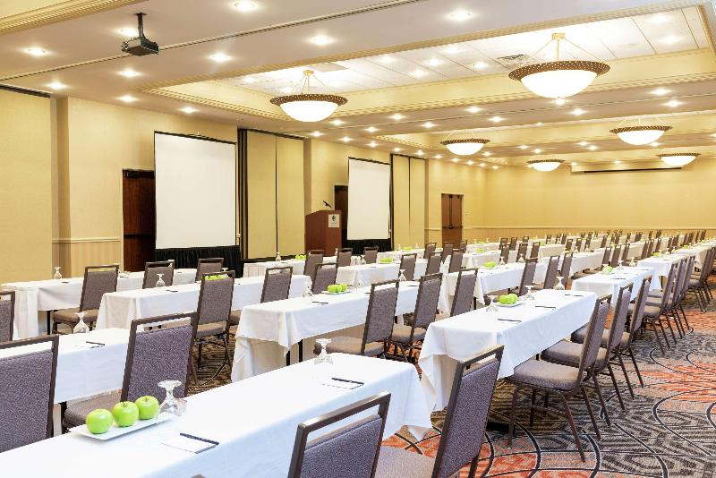 Doubletree By Hilton Hotel Grand Rapids Airport