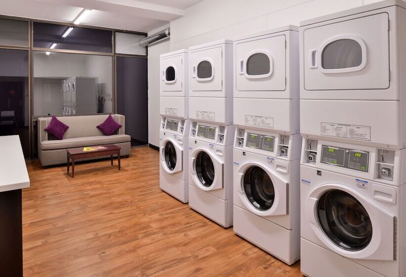 Holiday Inn Hotel And Suites Beaumont Plaza I 10 & Walden, An Ihg