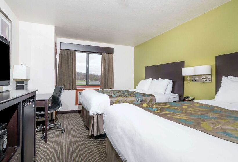 هتل Baymont By Wyndham Eau Claire Wi
