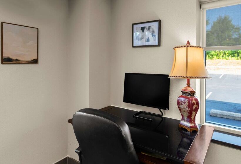 호텔 Best Western Adena Inn