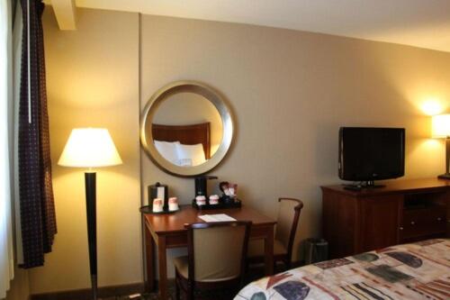 فندق Clarion Inn  Airport University