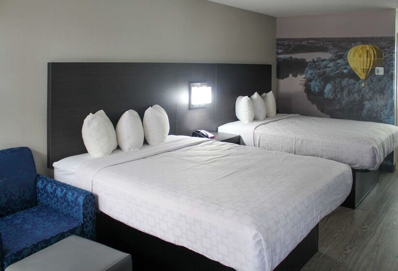 בית מלון כפרי Clarion Pointe Statesville