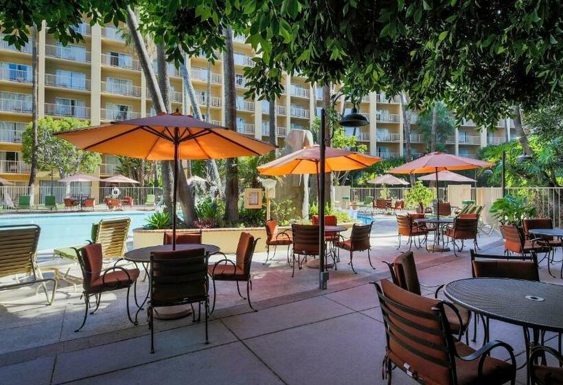 هتل Crowne Plaza  Mission Valley