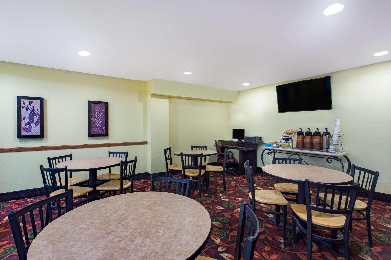 هتل Days Inn By Wyndham Austin