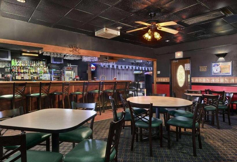 호텔 Days Inn By Wyndham Forrest City
