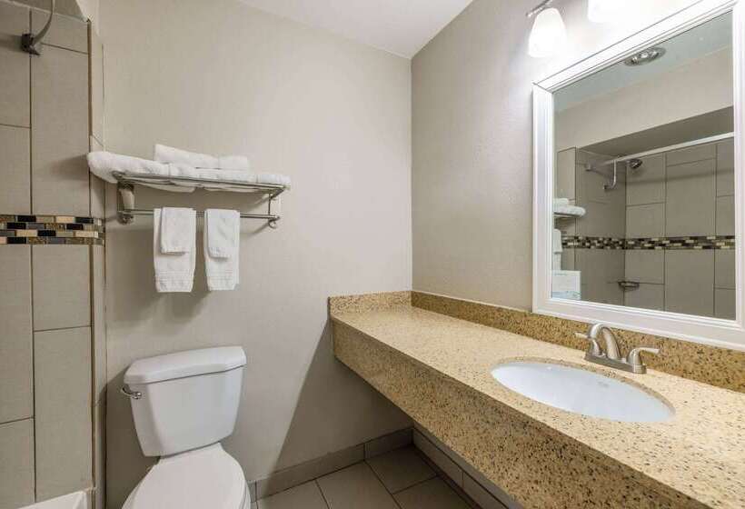 هتل Days Inn By Wyndham Roswell