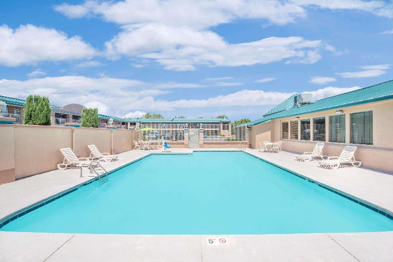 هتل Days Inn By Wyndham Roswell