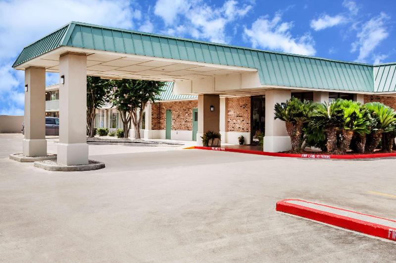 בית מלון כפרי Days Inn By Wyndham Seguin Tx