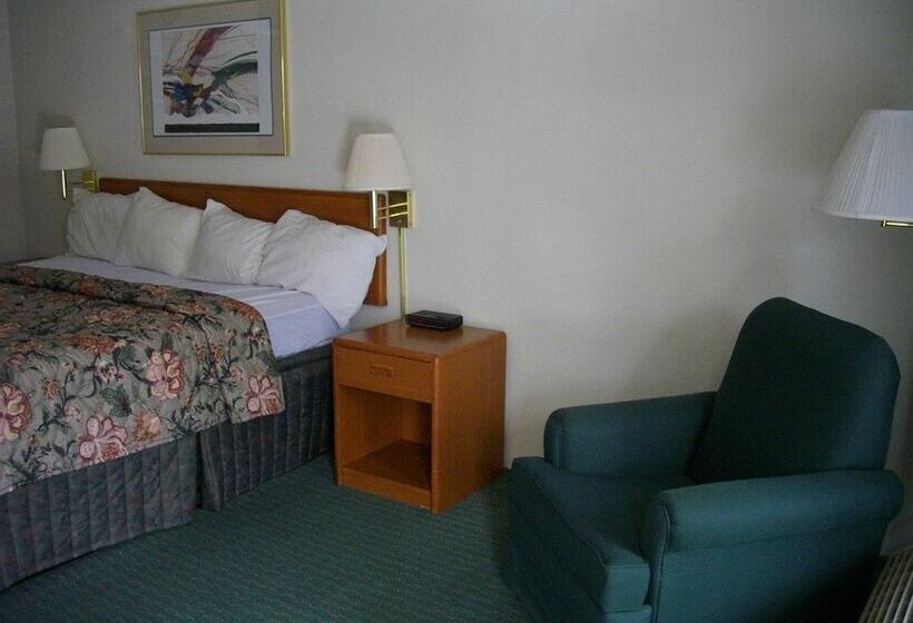 Отель Macomb Inn