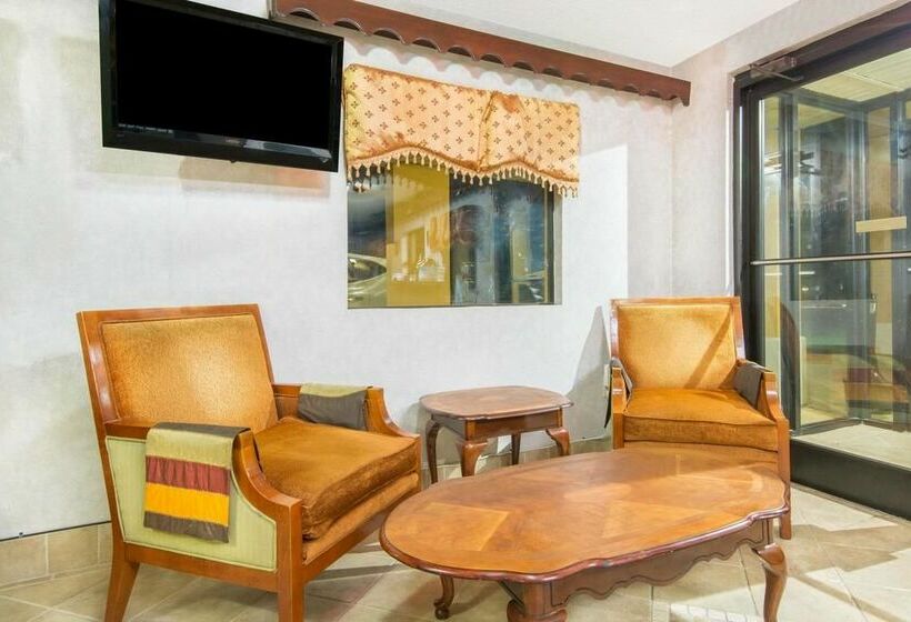 בית מלון כפרי Days Inn By Wyndham Opelika