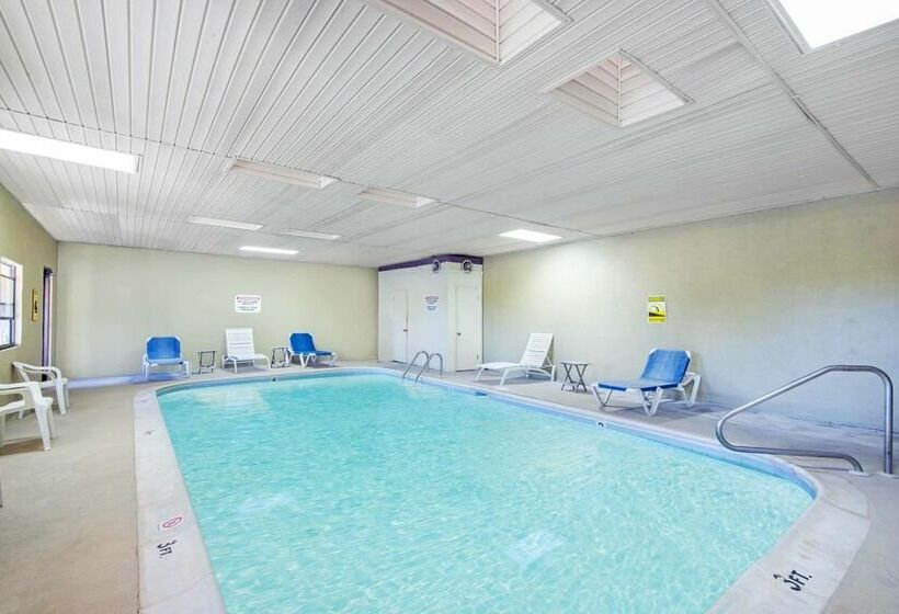 בית מלון כפרי Days Inn By Wyndham Opelika