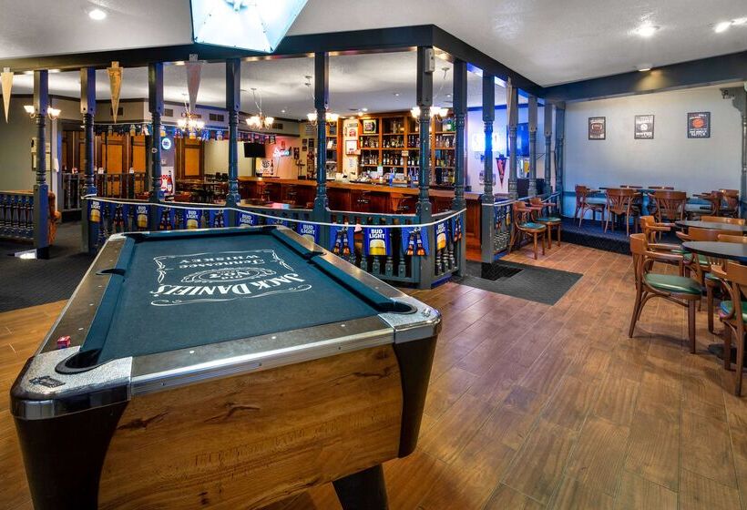 هتل Days Inn & Suites By Wyndham Clovis